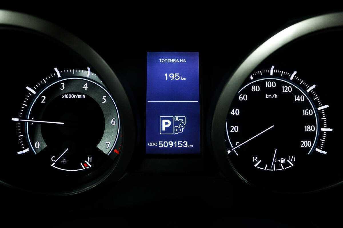 Toyota Land Cruiser Prado с пробегом — 2011 год. Фото: #9