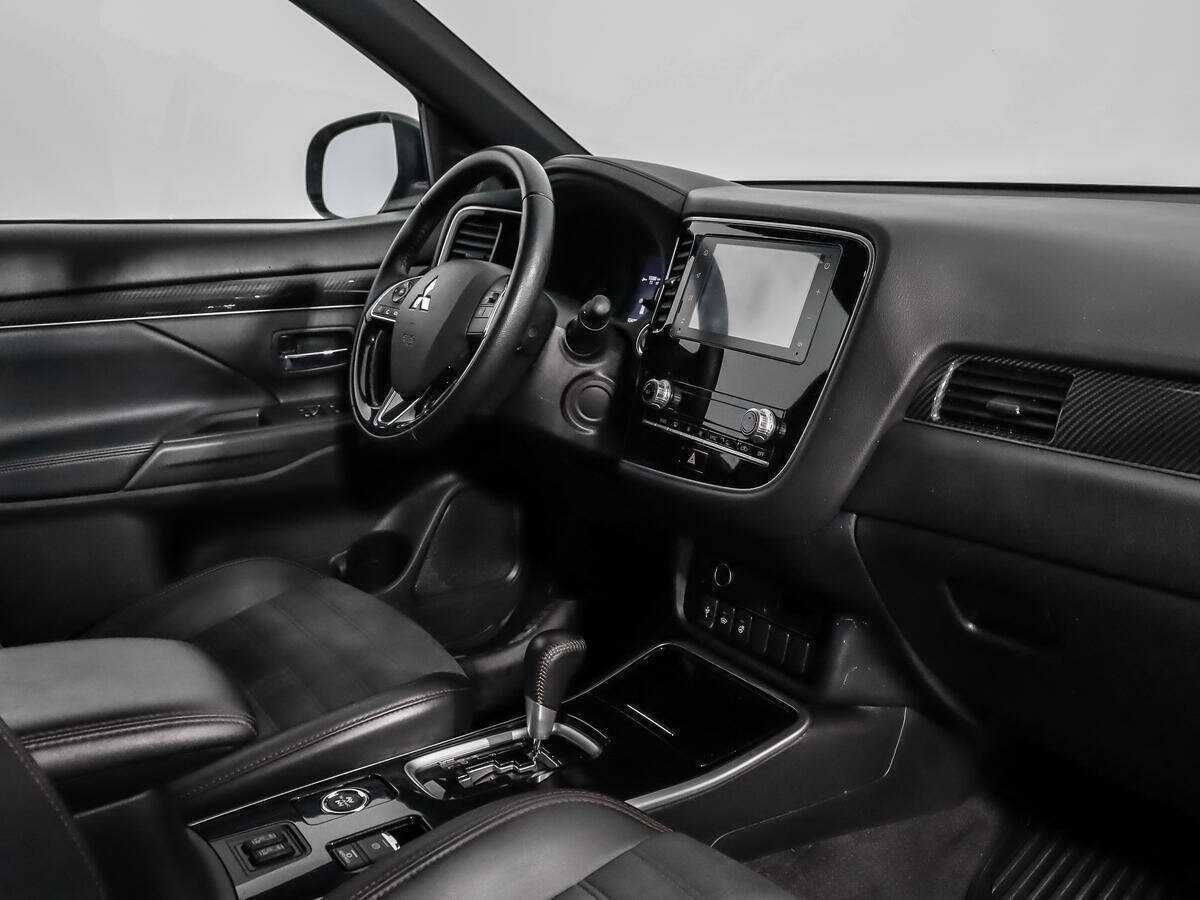Mitsubishi Outlander с пробегом — 2021 год. Фото: #12