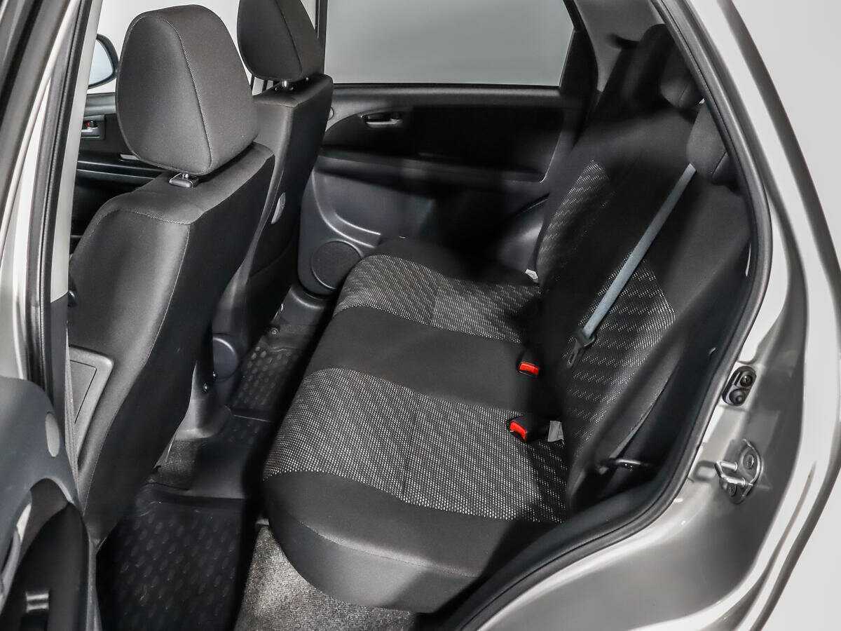 Suzuki SX4 с пробегом — 2008 год. Фото: #9