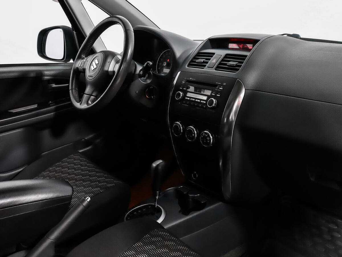 Suzuki SX4 с пробегом — 2008 год. Фото: #10