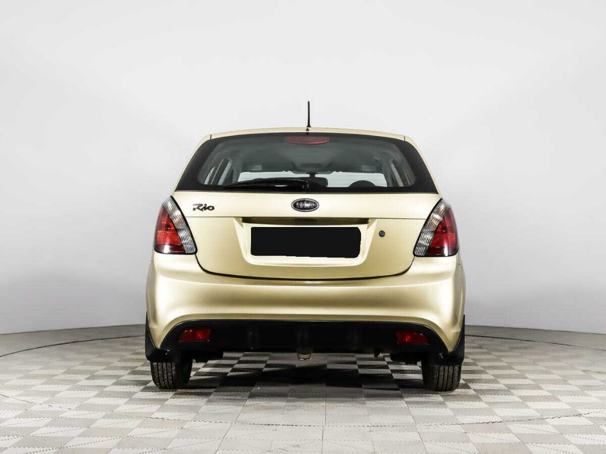 Kia Rio с пробегом — 2011 год. Фото: #5