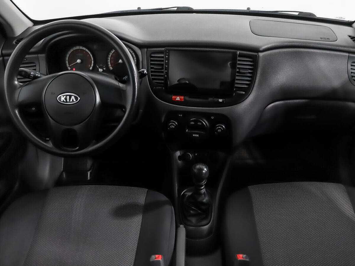 Kia Rio с пробегом — 2011 год. Фото: #11