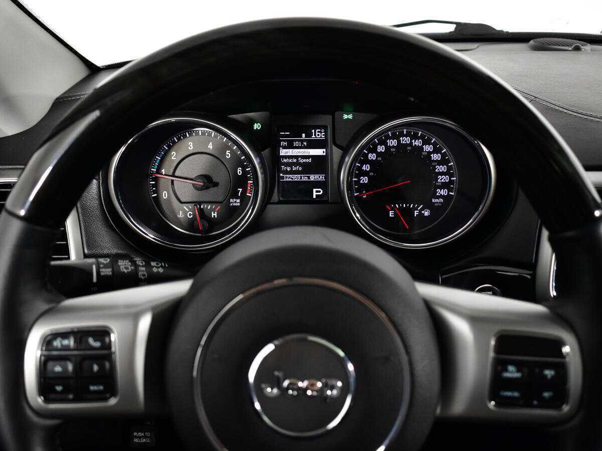 Jeep Grand Cherokee с пробегом — 2011 год. Фото: #10