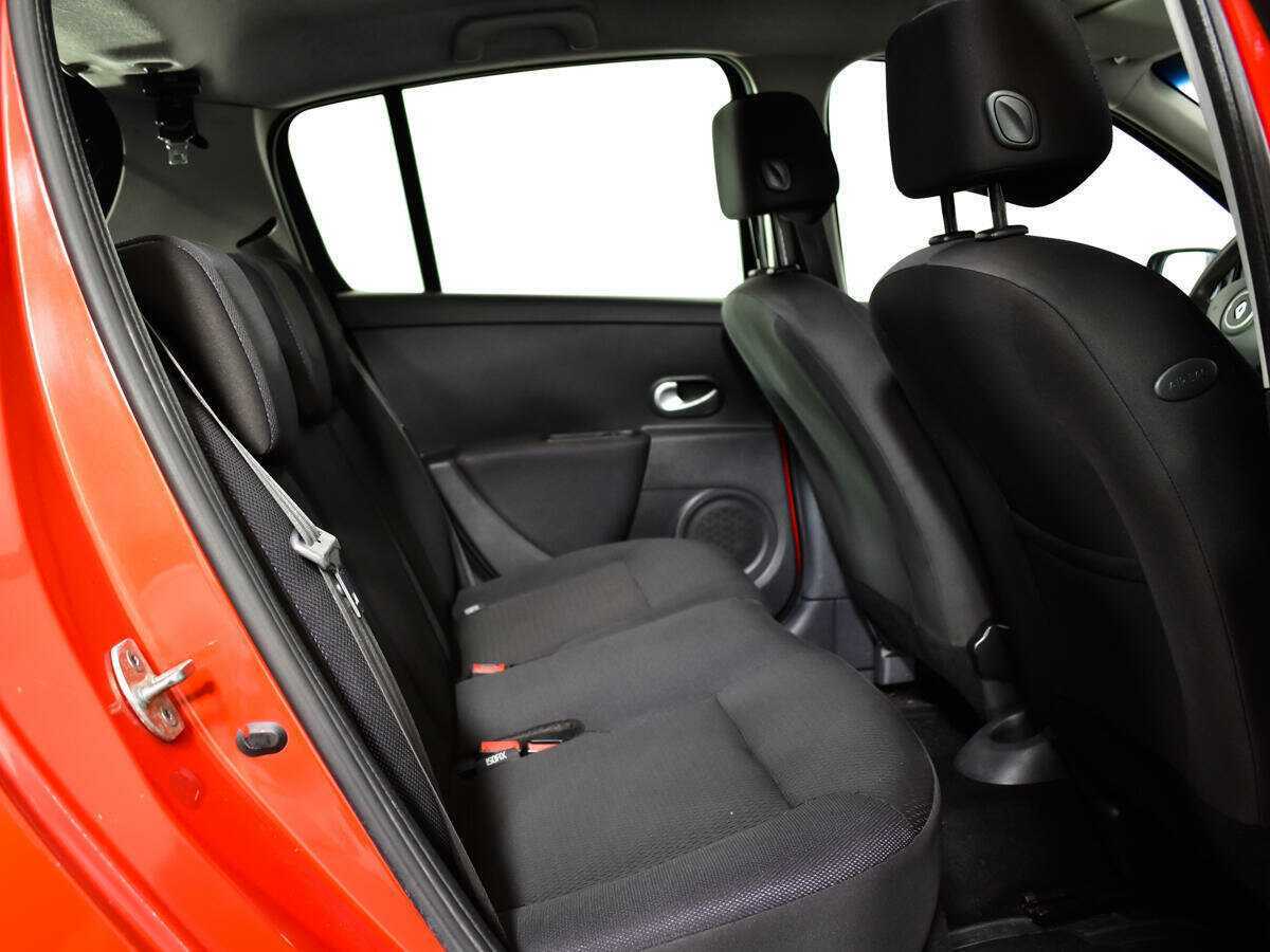 Renault Clio с пробегом — 2007 год. Фото: #9