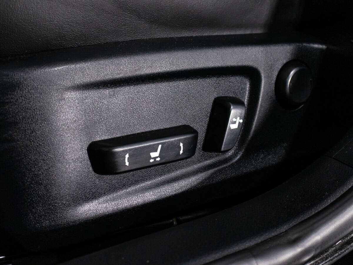 Lexus IS с пробегом — 2014 год. Фото: #14