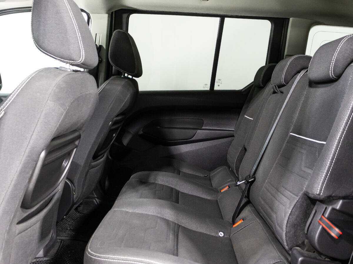 Ford Tourneo Connect с пробегом — 2017 год. Фото: #9