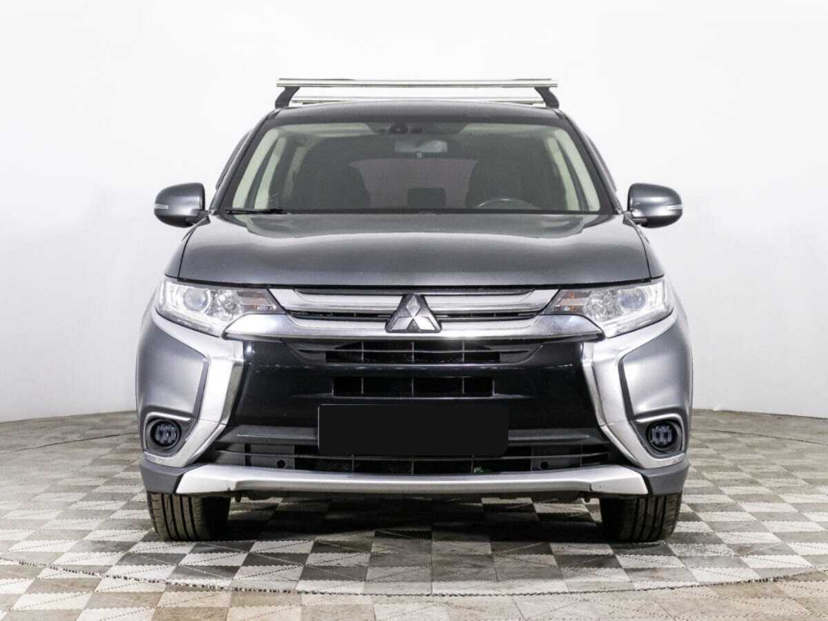 Mitsubishi Outlander с пробегом — 2017 год. Фото: #1