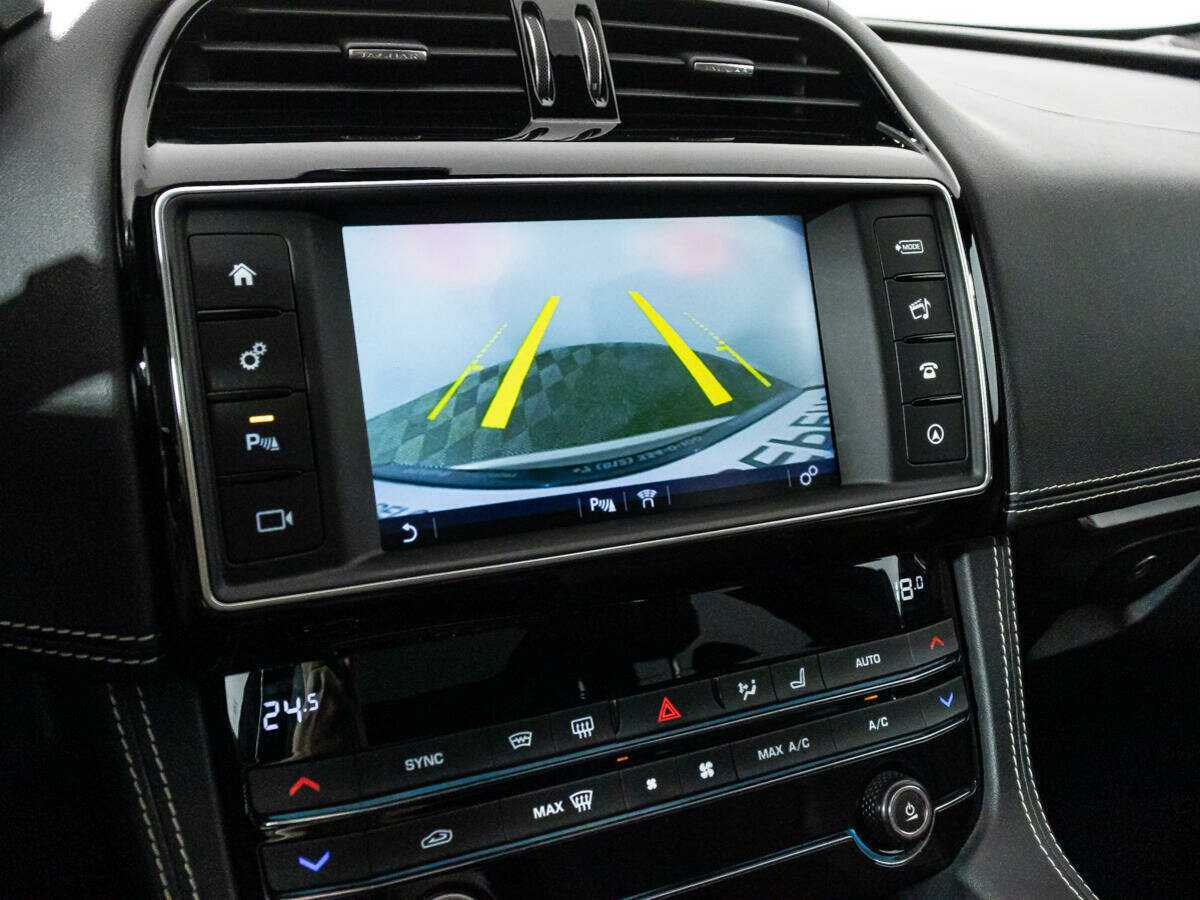 Jaguar F-Pace с пробегом — 2017 год. Фото: #16