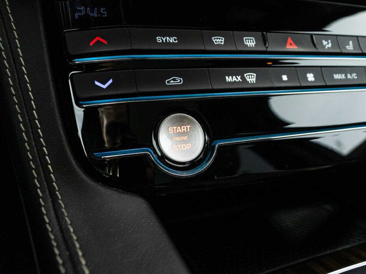 Jaguar F-Pace с пробегом — 2017 год. Фото: #17