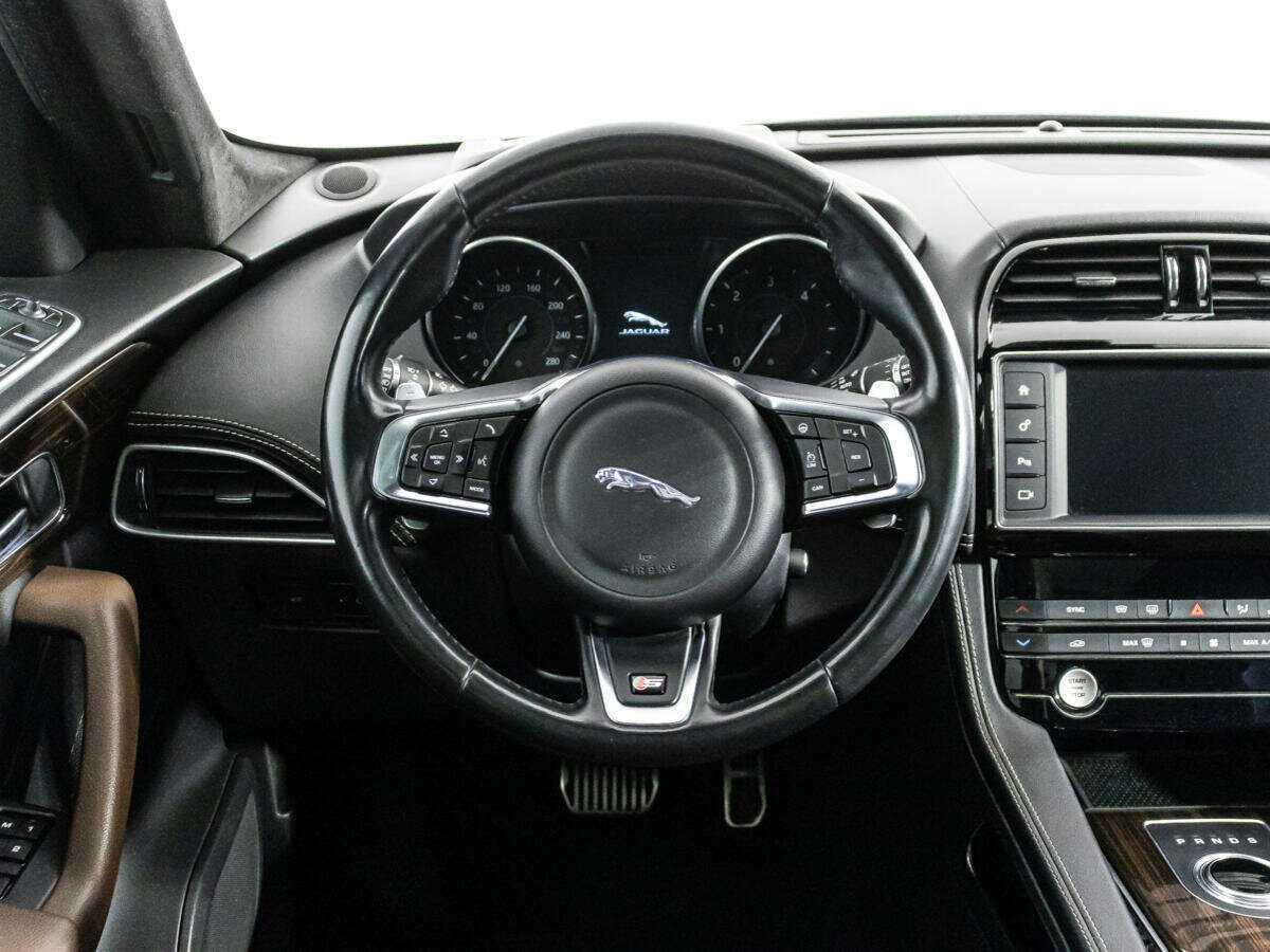 Jaguar F-Pace с пробегом — 2017 год. Фото: #22