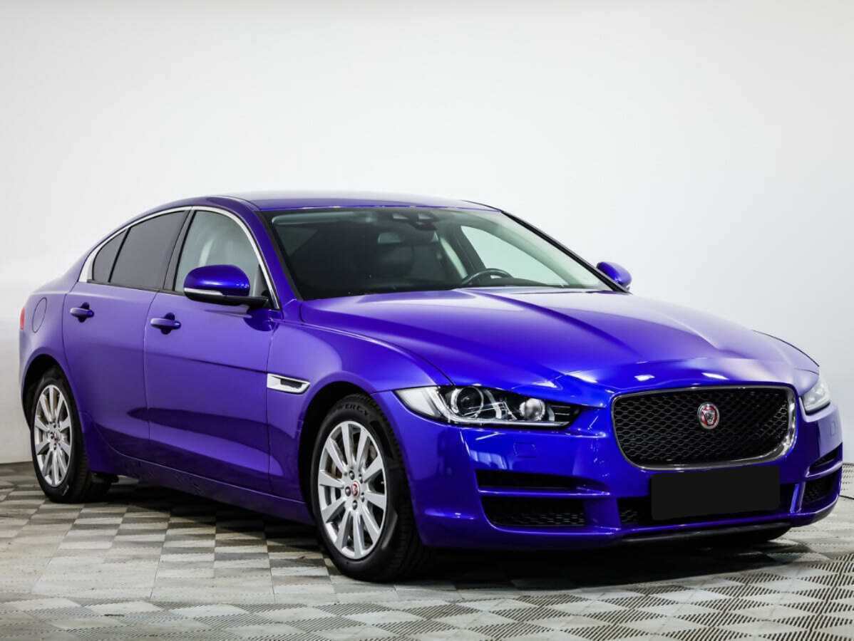 Jaguar XE с пробегом — 2017 год. Фото: #1