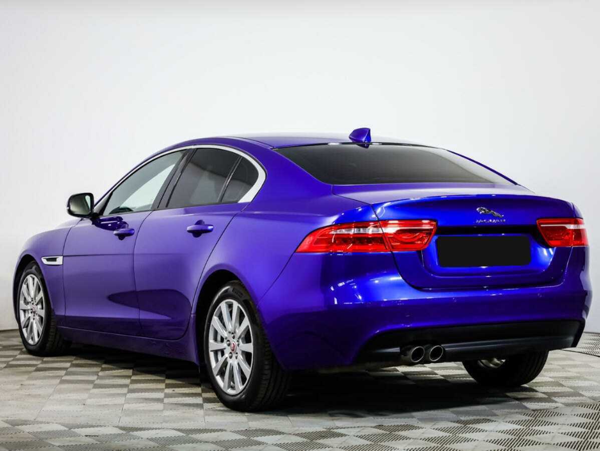 Jaguar XE с пробегом — 2017 год. Фото: #5