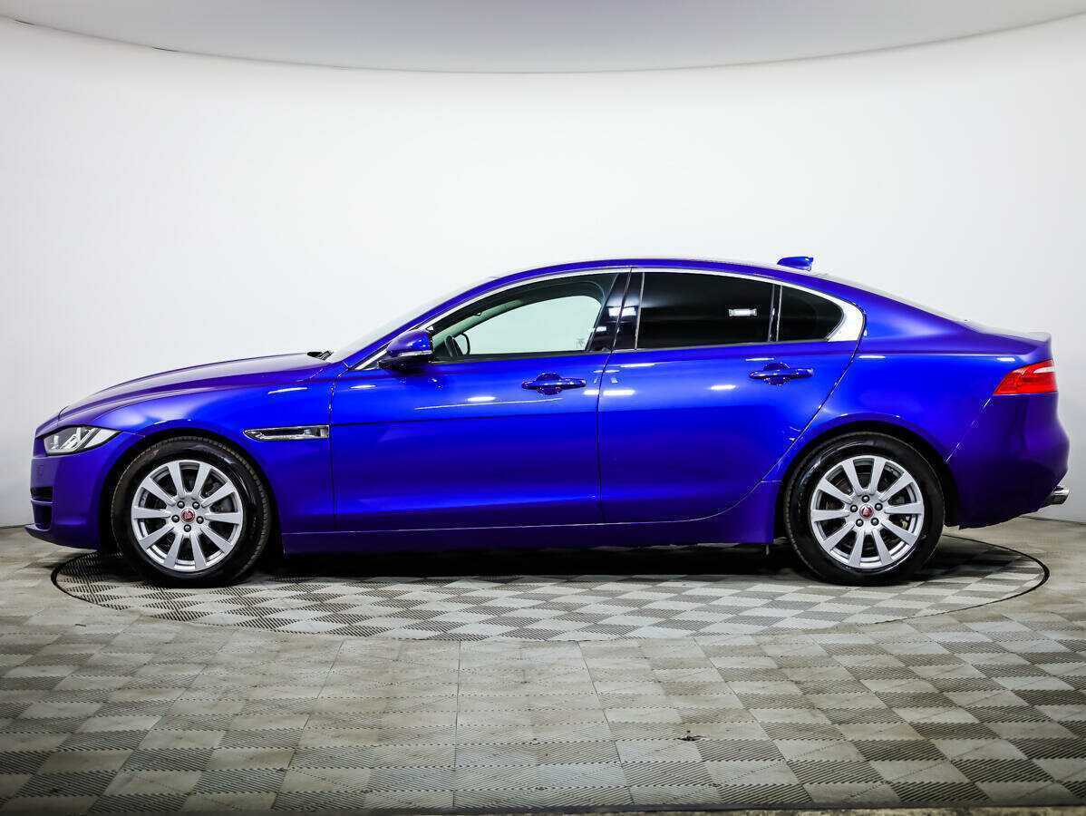 Jaguar XE с пробегом — 2017 год. Фото: #6