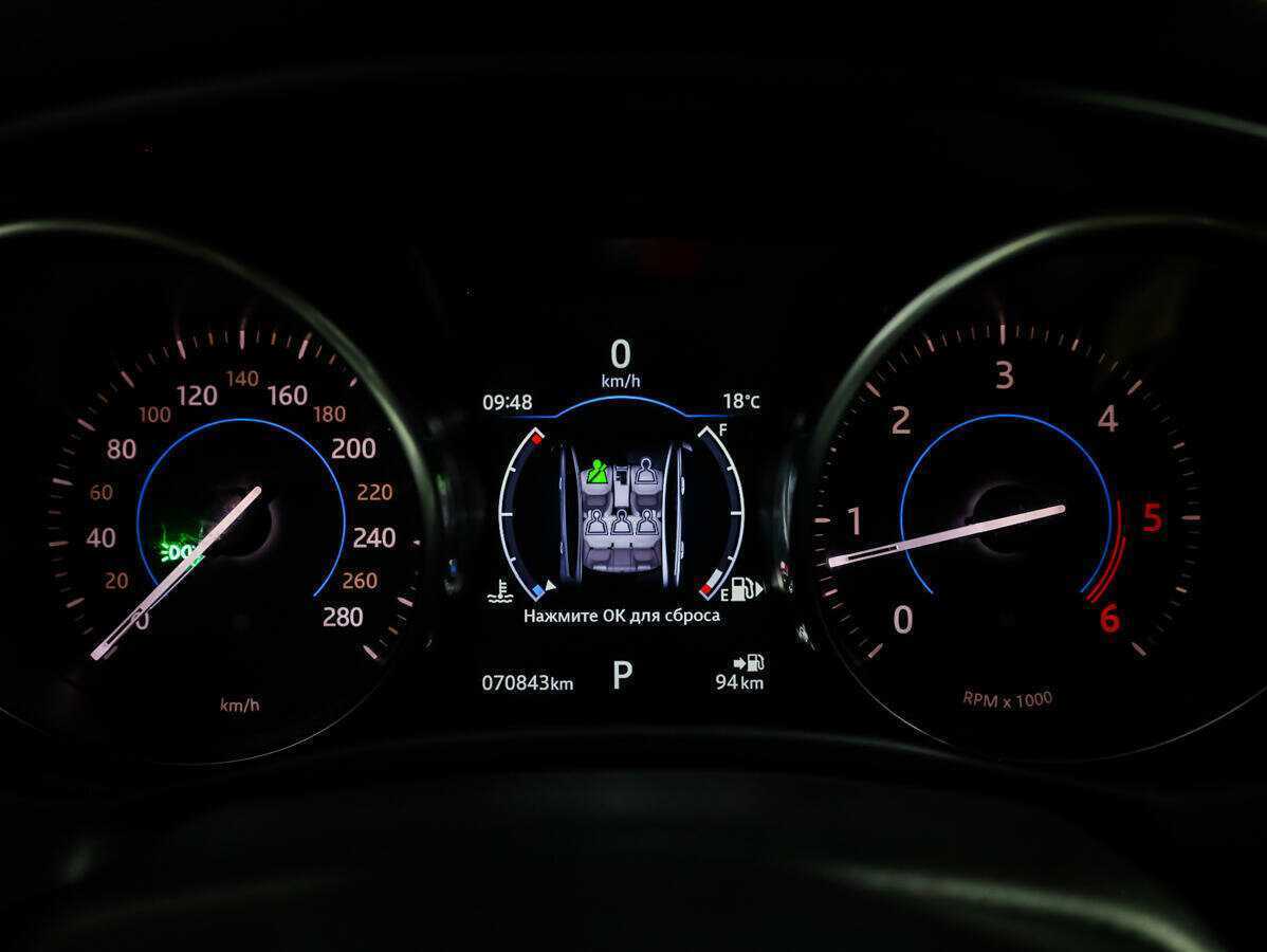 Jaguar XE с пробегом — 2017 год. Фото: #18