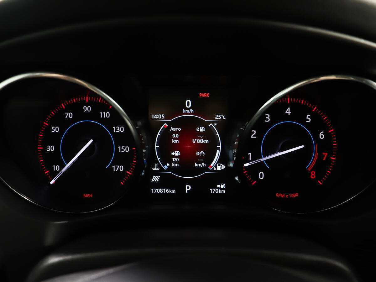 Jaguar F-Pace с пробегом — 2016 год. Фото: #13