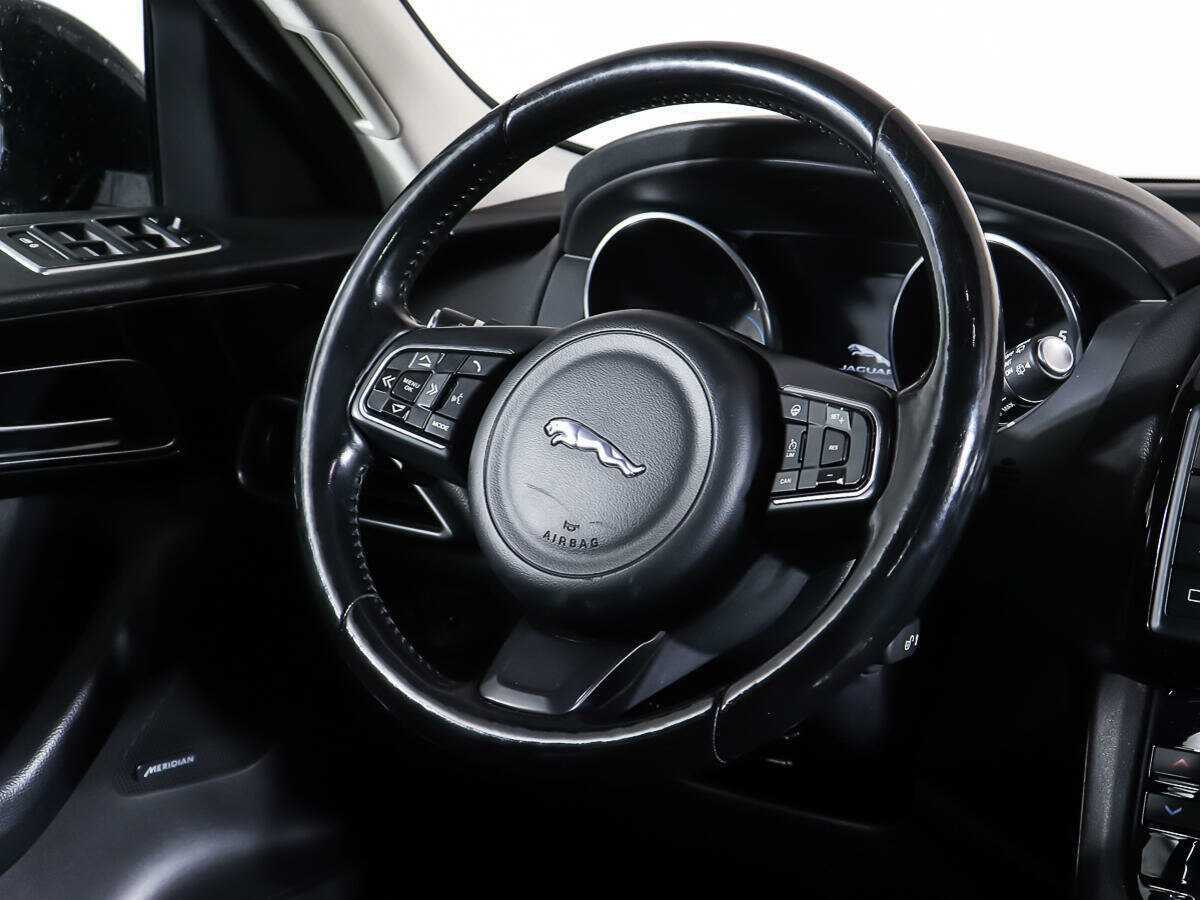 Jaguar F-Pace с пробегом — 2016 год. Фото: #16