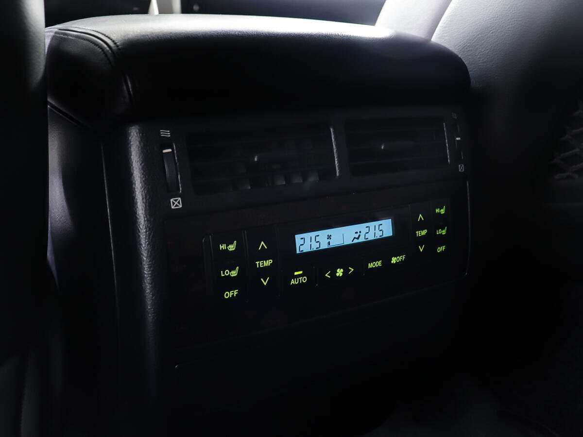 Toyota Land Cruiser с пробегом — 2009 год. Фото: #18