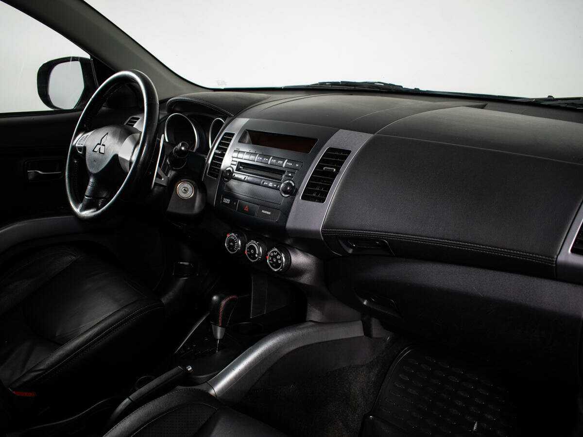 Mitsubishi Outlander с пробегом — 2010 год. Фото: #6