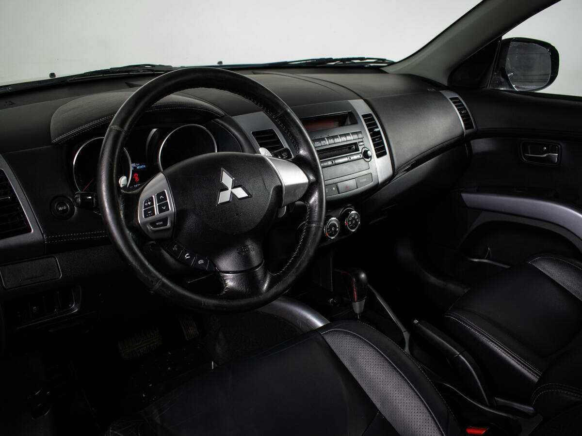 Mitsubishi Outlander с пробегом — 2010 год. Фото: #10