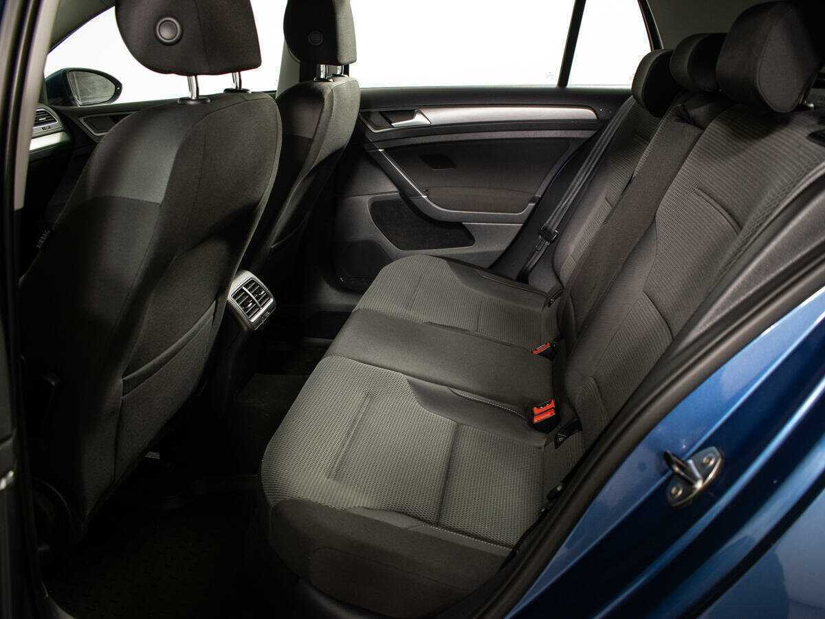 Volkswagen Golf с пробегом — 2012 год. Фото: #9