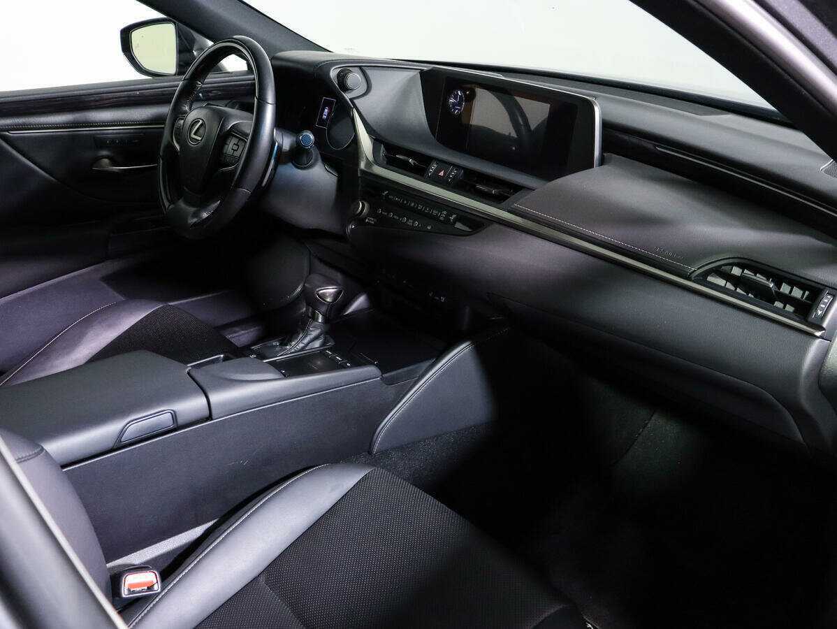 Lexus ES с пробегом — 2021 год. Фото: #6