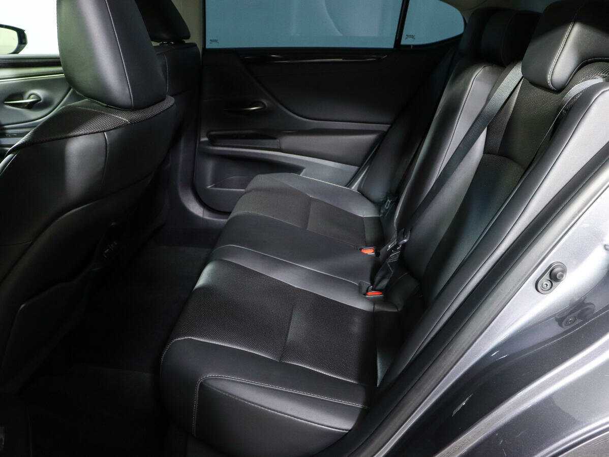 Lexus ES с пробегом — 2021 год. Фото: #7