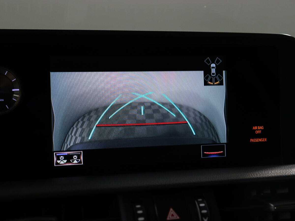 Lexus ES с пробегом — 2021 год. Фото: #12