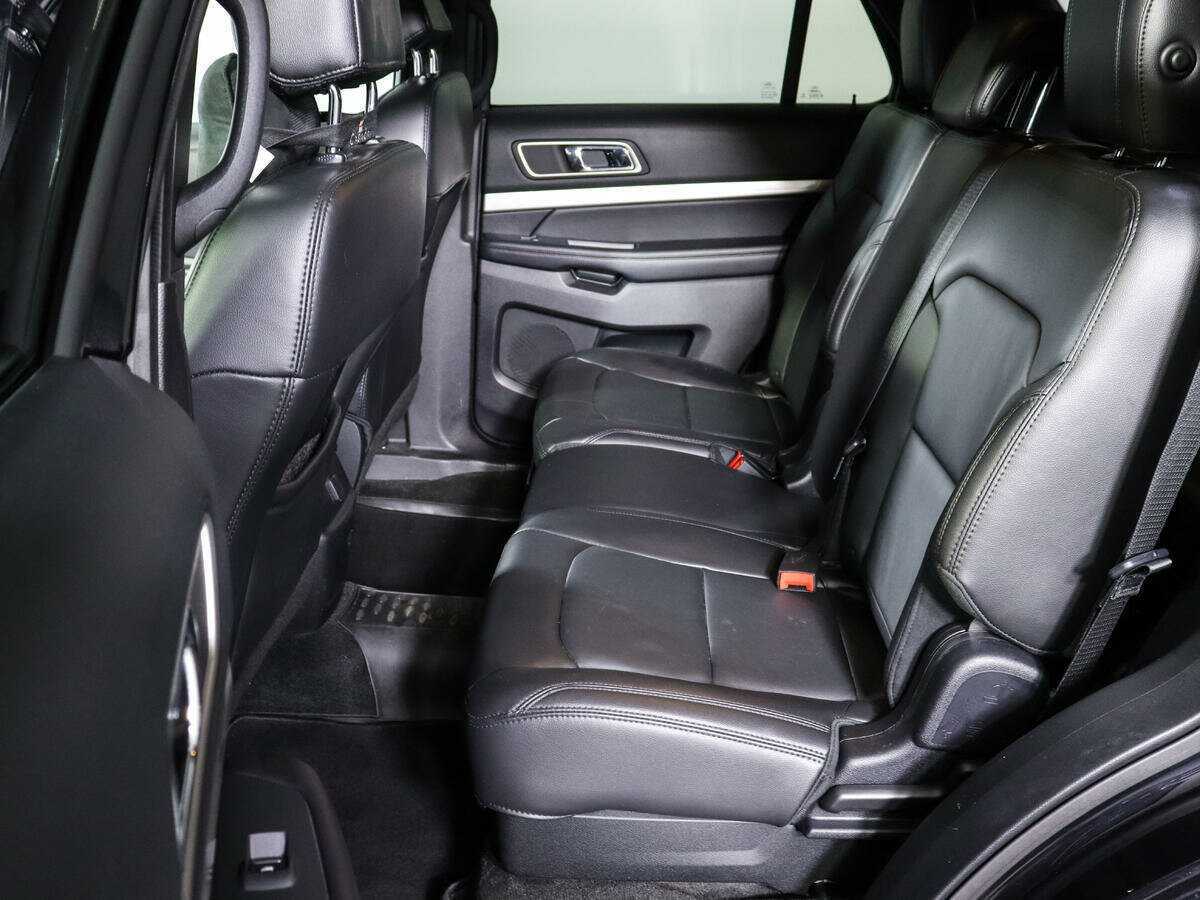 Ford Explorer с пробегом — 2017 год. Фото: #8