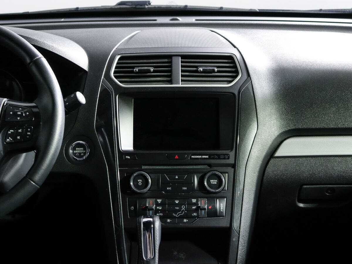 Ford Explorer с пробегом — 2017 год. Фото: #11