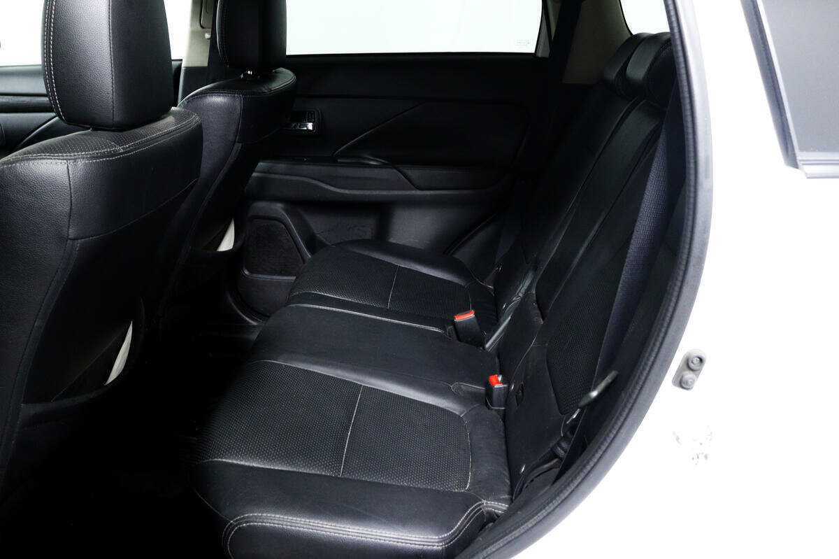 Mitsubishi Outlander с пробегом — 2016 год. Фото: #11