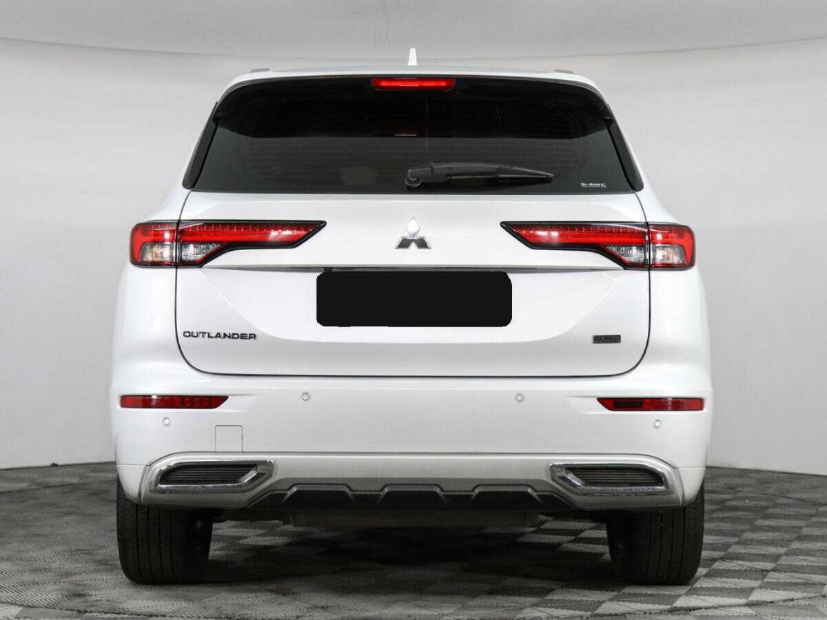 Mitsubishi Outlander с пробегом — 2023 год. Фото: #5