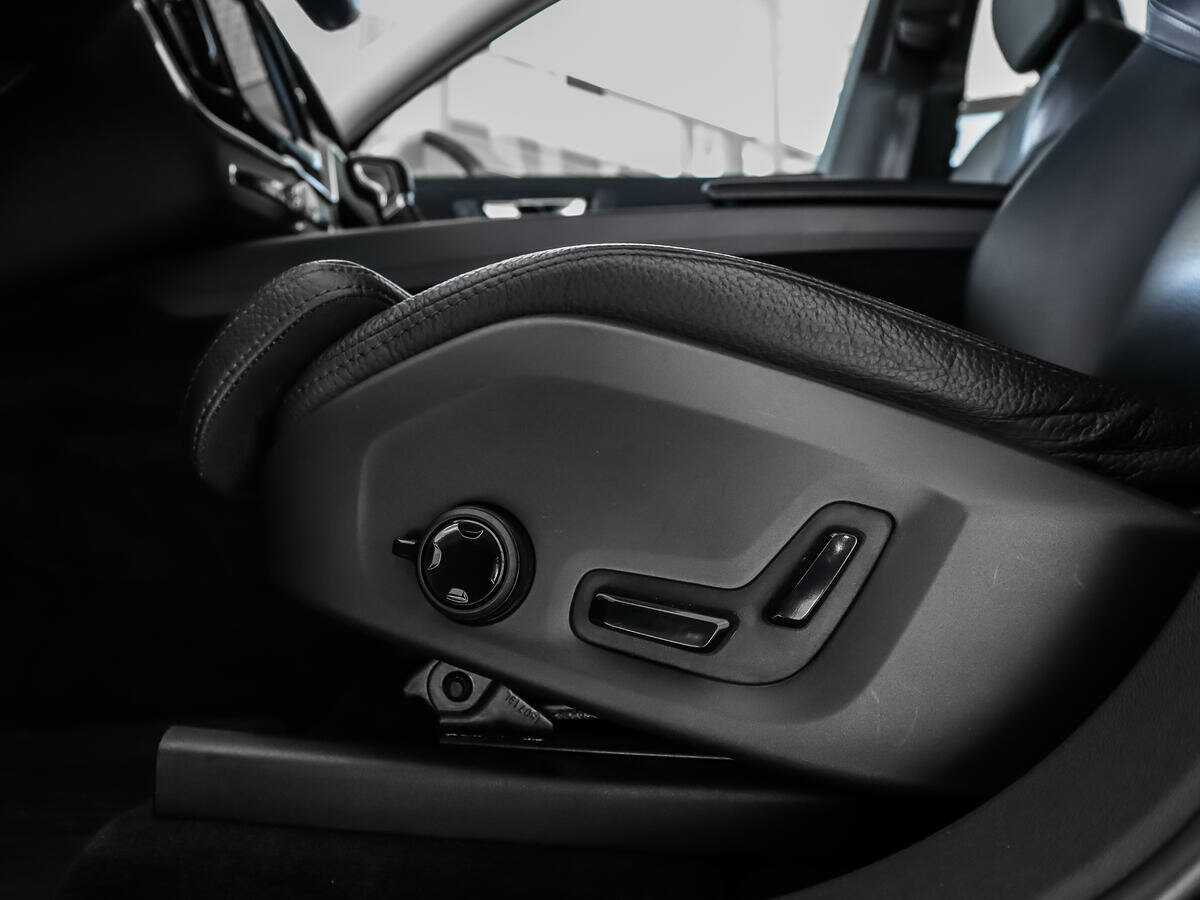 Volvo XC60 с пробегом — 2018 год. Фото: #8