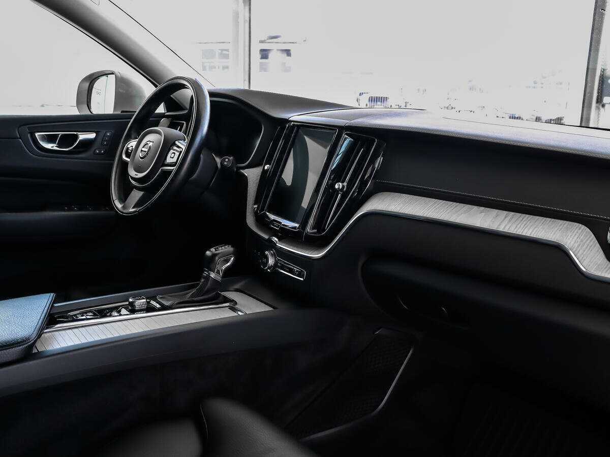 Volvo XC60 с пробегом — 2018 год. Фото: #11