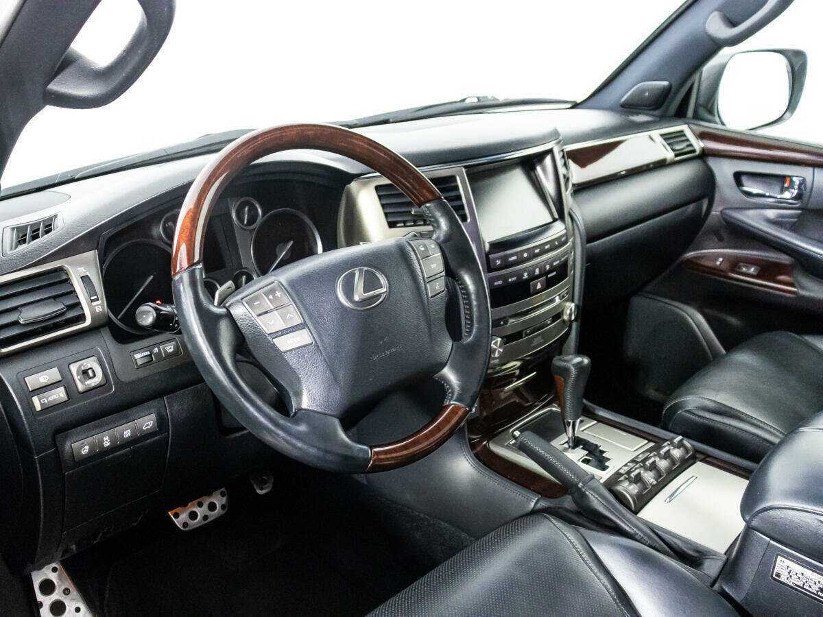 Lexus LX с пробегом — 2014 год. Фото: #9