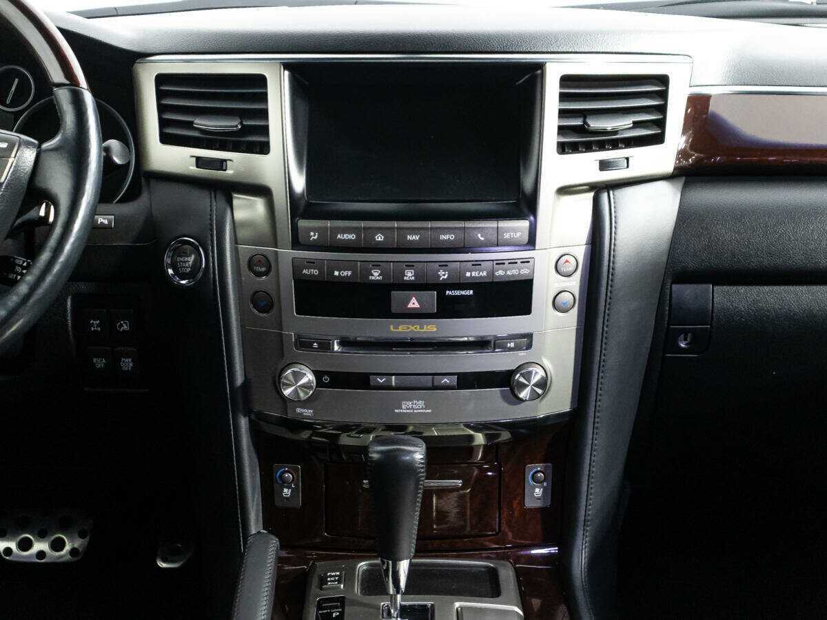 Lexus LX с пробегом — 2014 год. Фото: #11