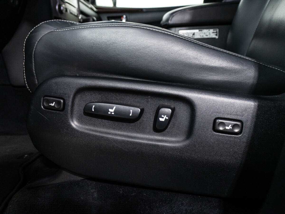 Lexus LX с пробегом — 2014 год. Фото: #12