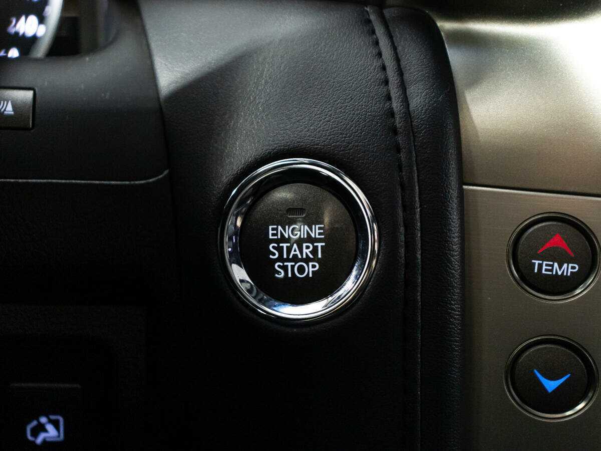 Lexus LX с пробегом — 2014 год. Фото: #17