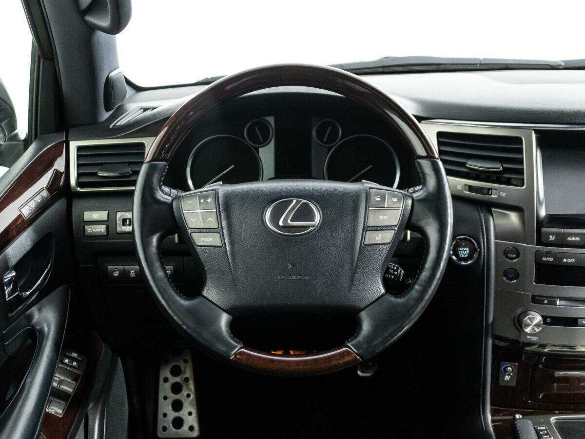 Lexus LX с пробегом — 2014 год. Фото: #20