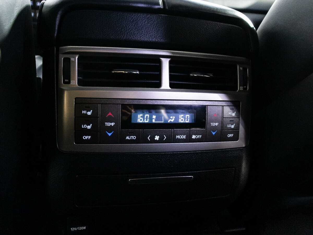 Lexus LX с пробегом — 2014 год. Фото: #21