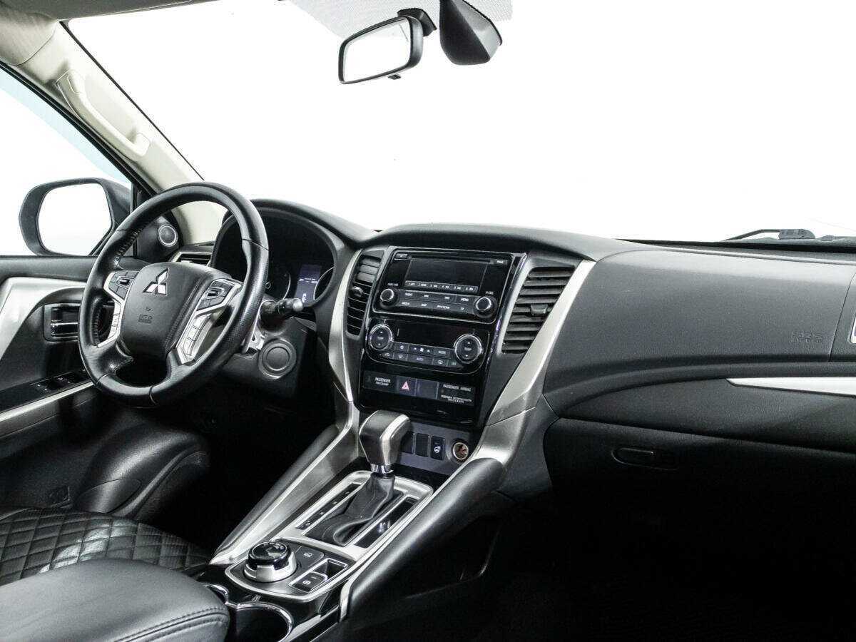 Mitsubishi Pajero Sport с пробегом — 2021 год. Фото: #8