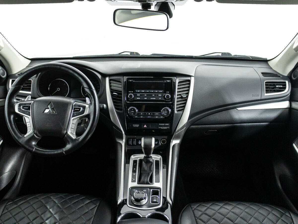 Mitsubishi Pajero Sport с пробегом — 2021 год. Фото: #12