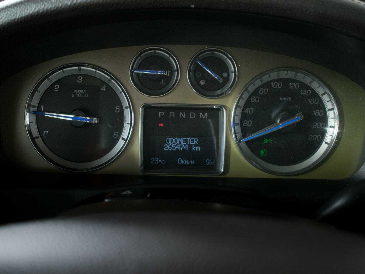 Cadillac Escalade с пробегом — 2011 год. Фото: #9