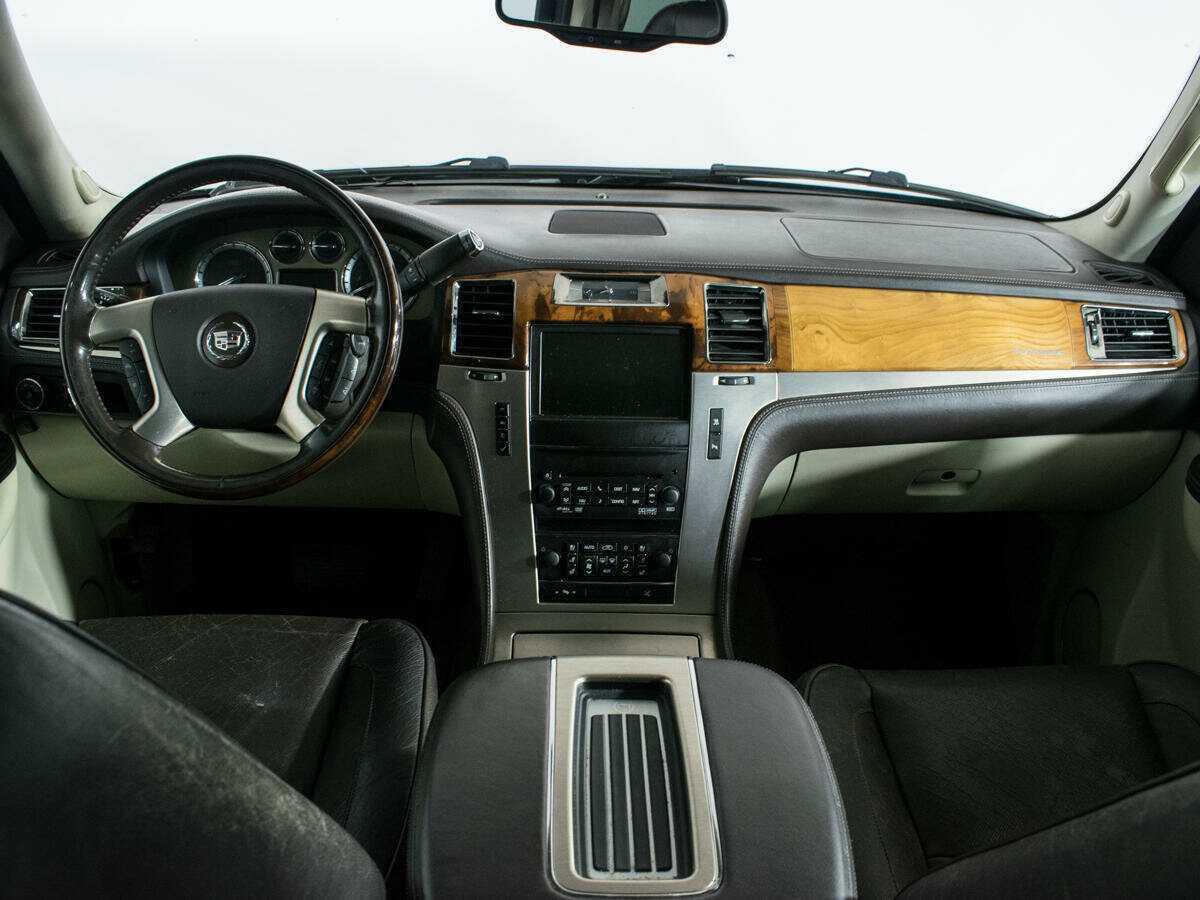 Cadillac Escalade с пробегом — 2011 год. Фото: #10