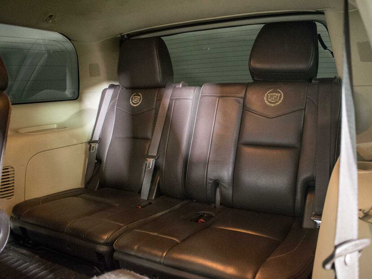 Cadillac Escalade с пробегом — 2011 год. Фото: #14