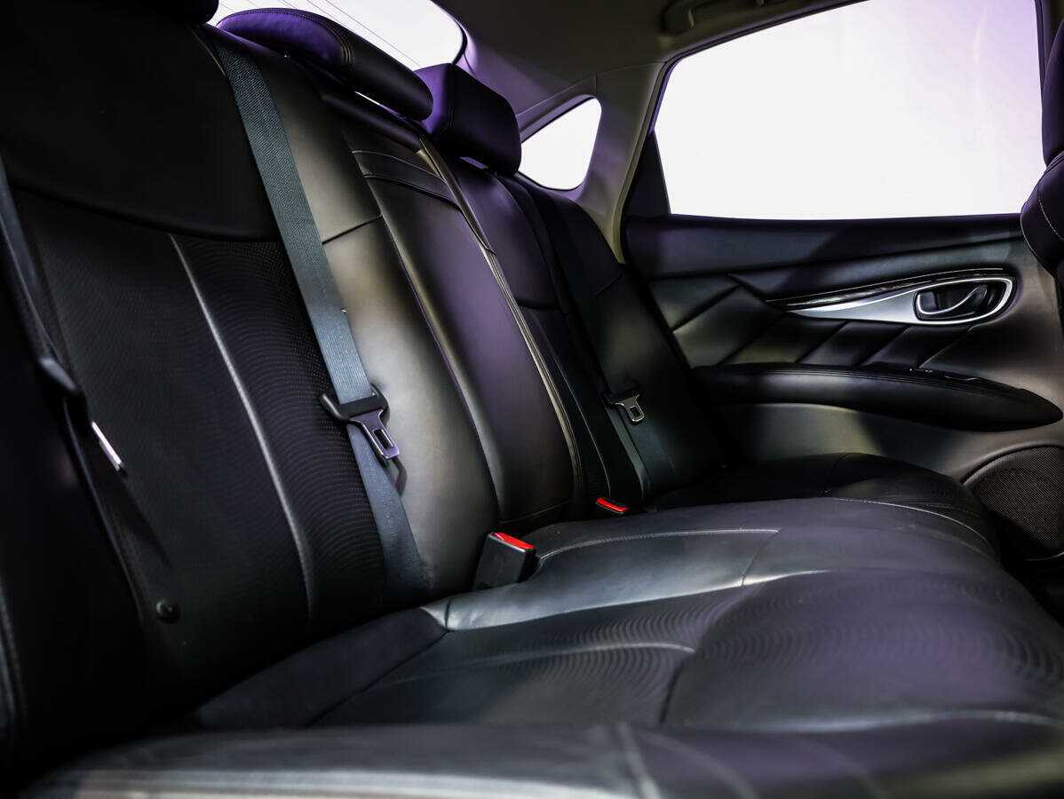 Infiniti M с пробегом — 2012 год. Фото: #11