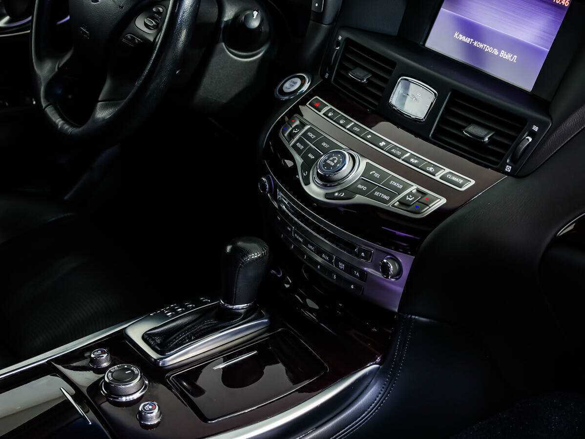 Infiniti M с пробегом — 2012 год. Фото: #17