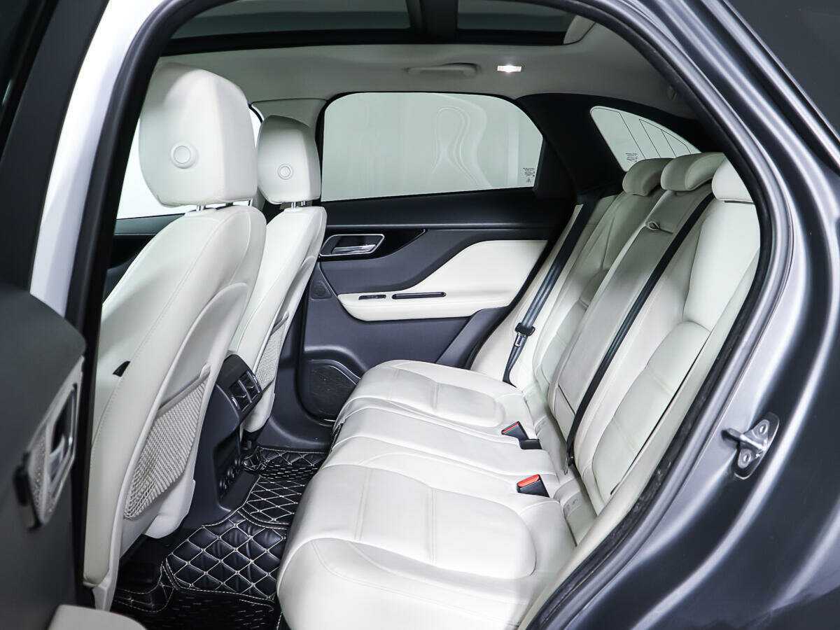 Jaguar F-Pace с пробегом — 2016 год. Фото: #8