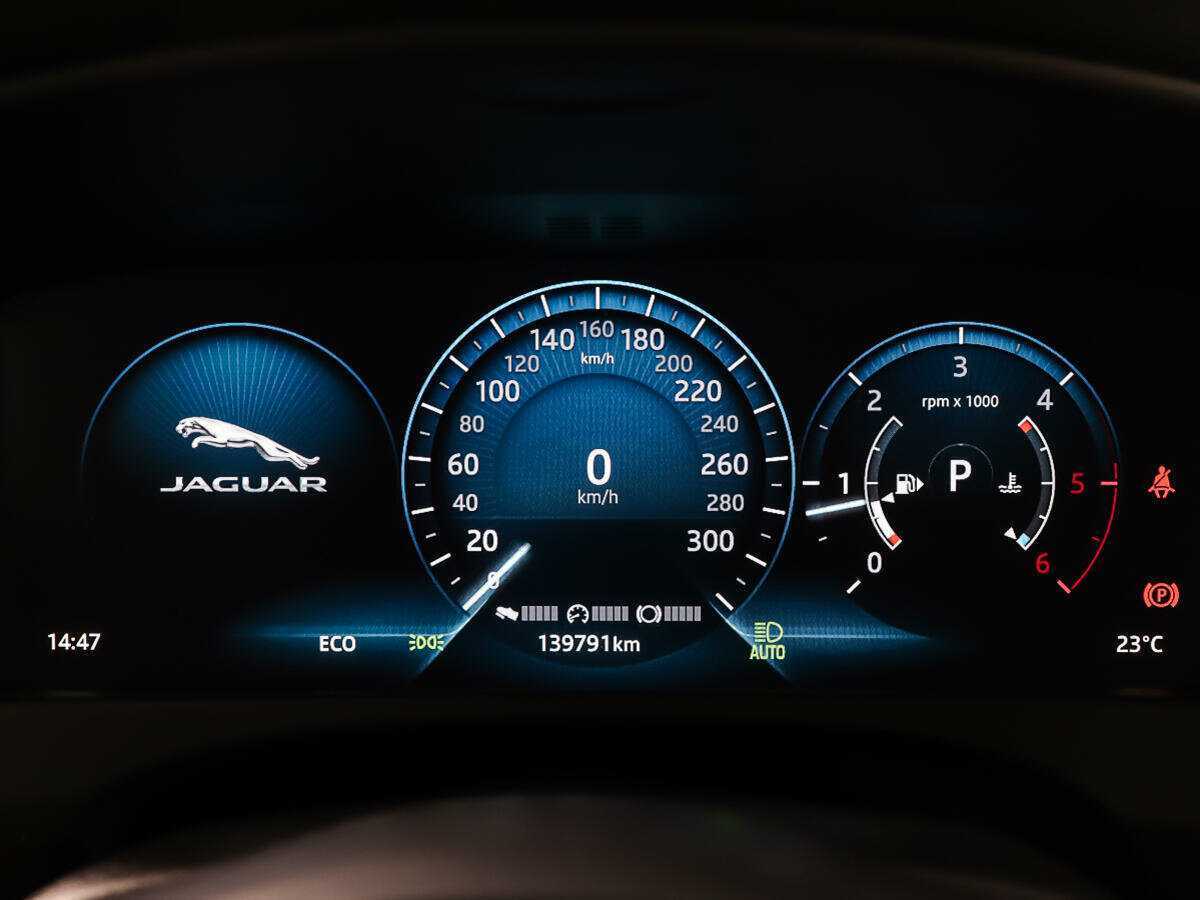 Jaguar F-Pace с пробегом — 2016 год. Фото: #12