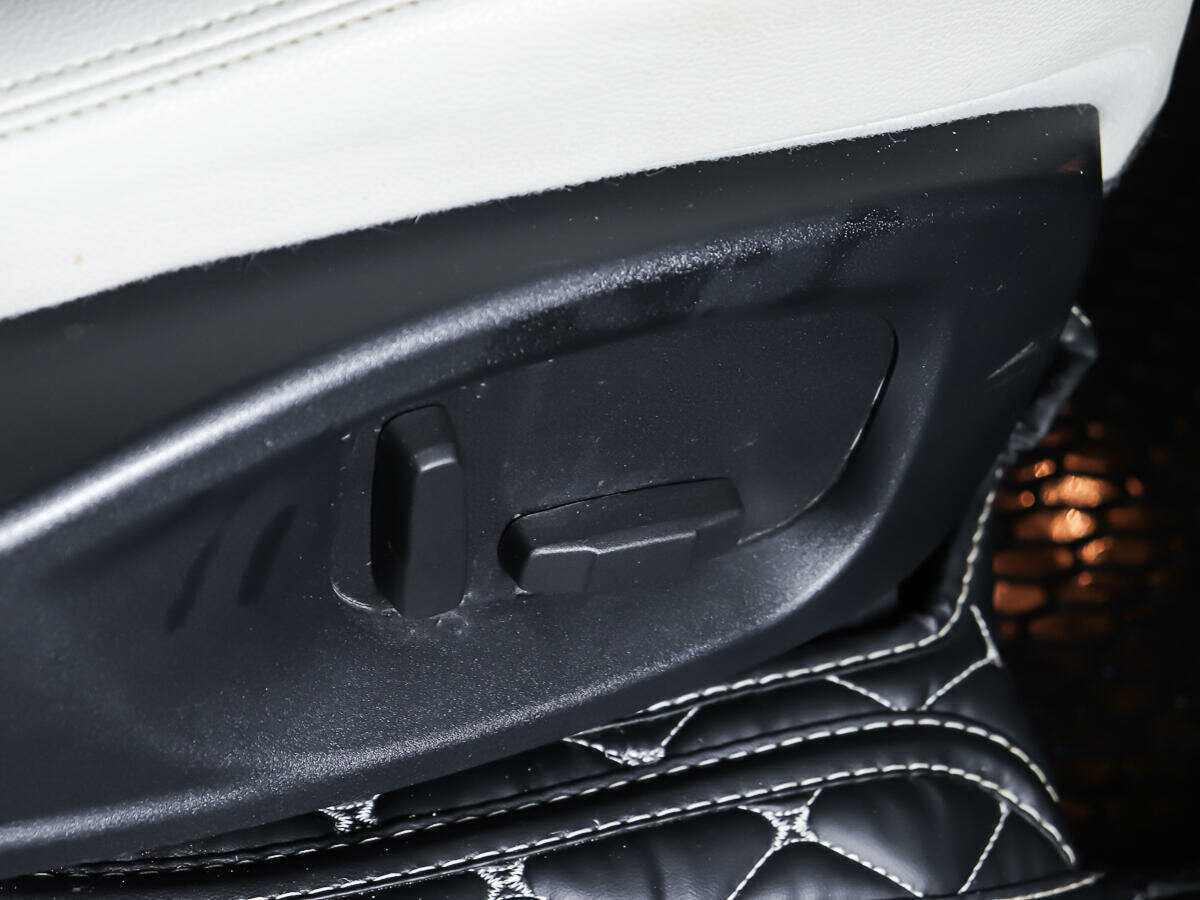 Jaguar F-Pace с пробегом — 2016 год. Фото: #15