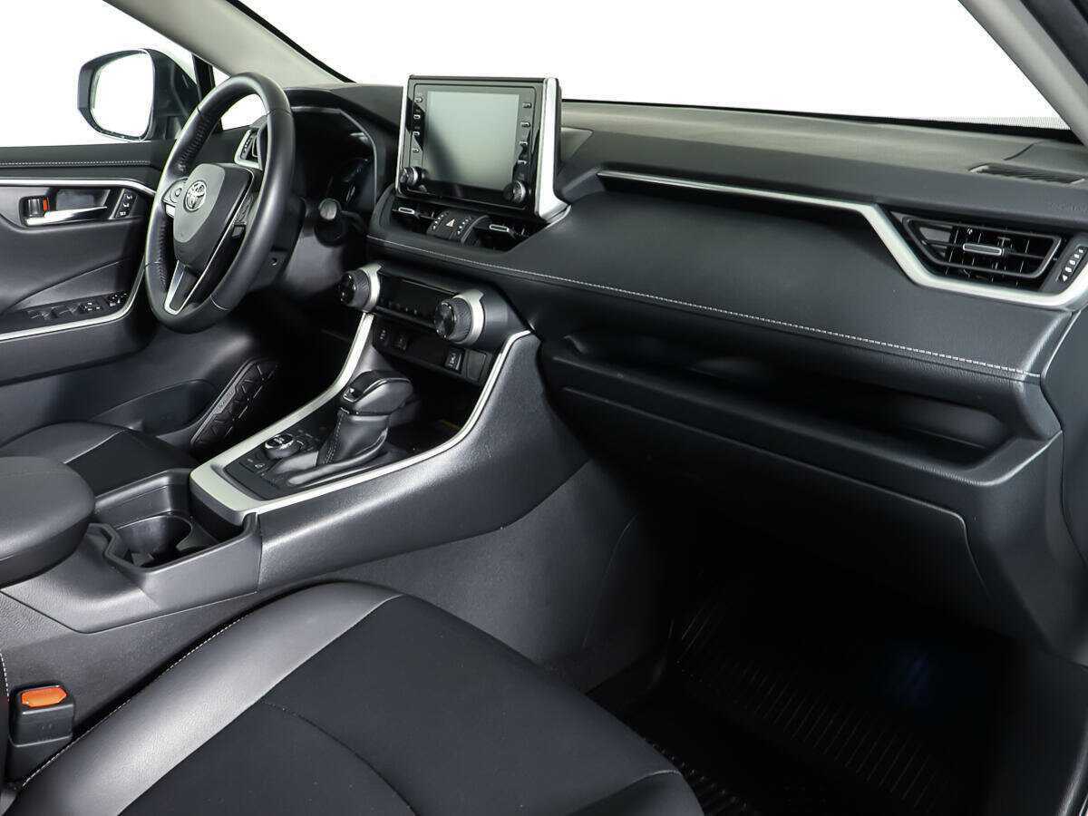 Toyota RAV4 с пробегом — 2021 год. Фото: #8